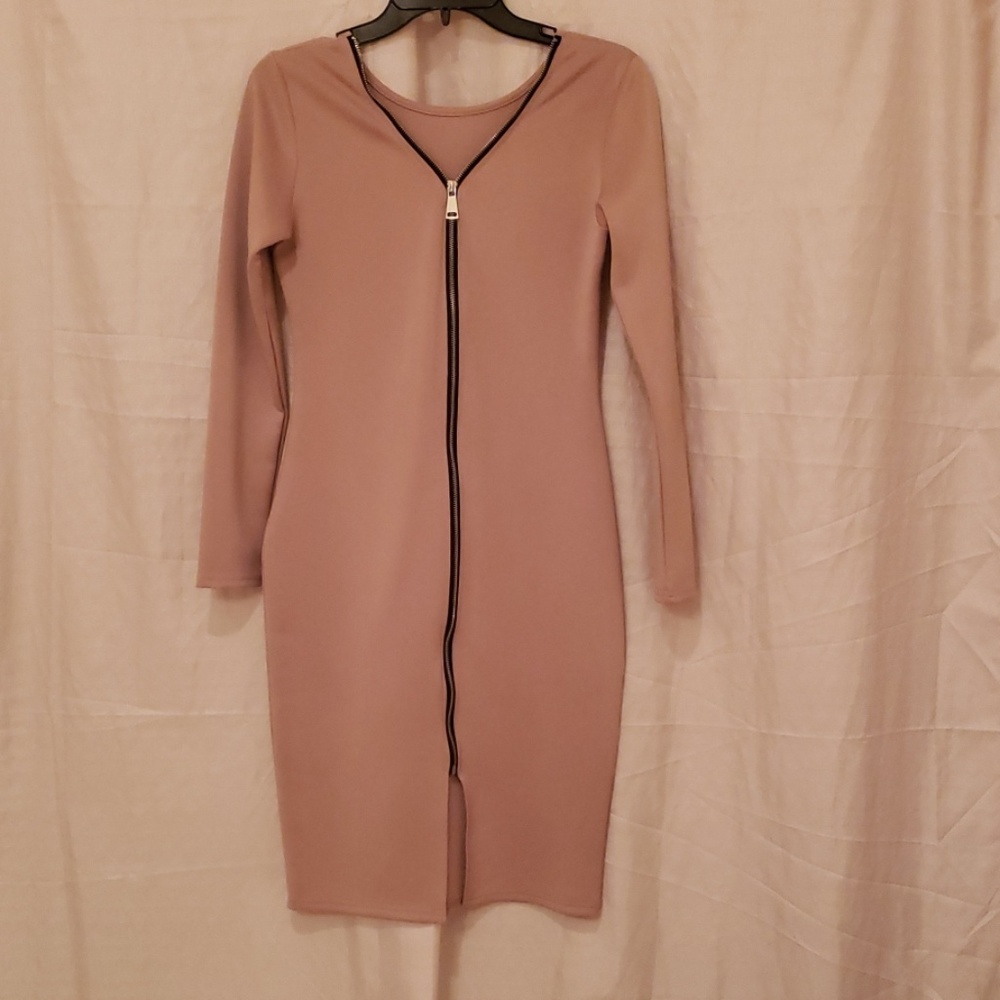 Dress - Picture 3 of 3